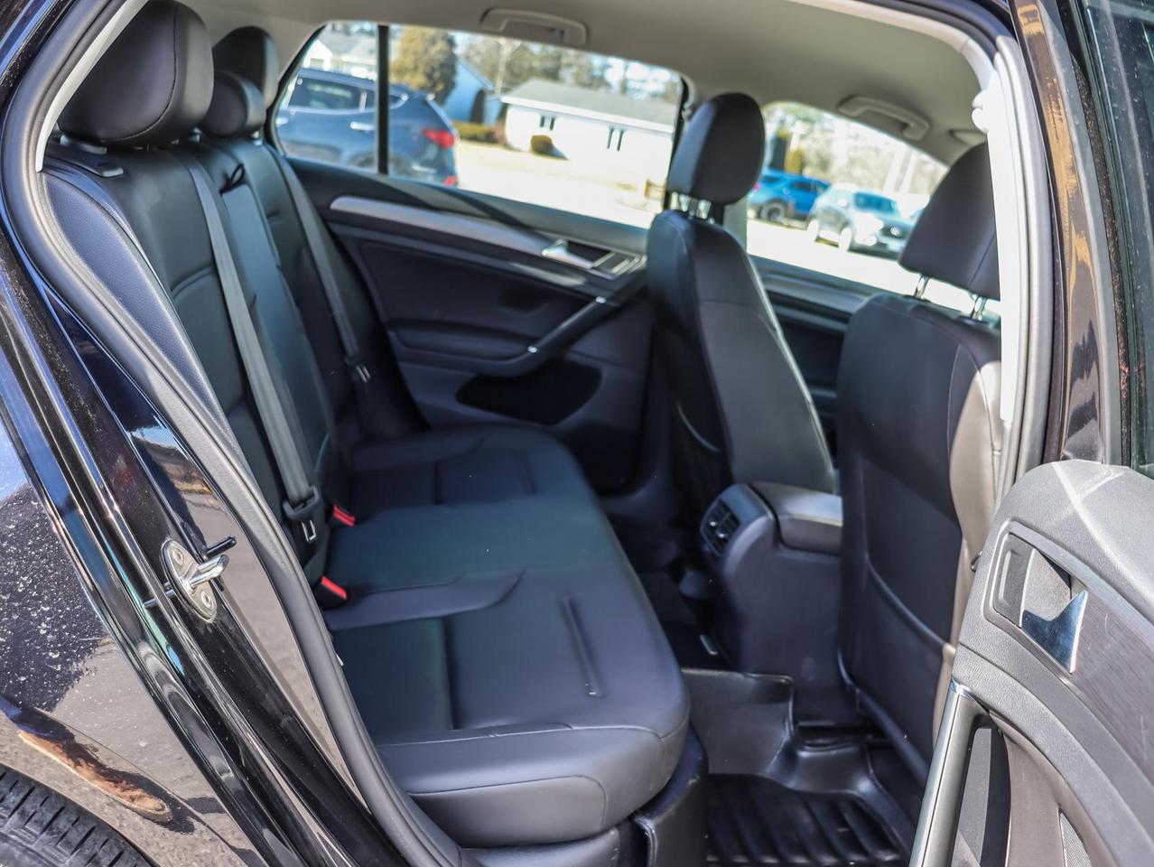 2019 Volkswagen e-Golf Comfortline 4dr Hatchback Photo