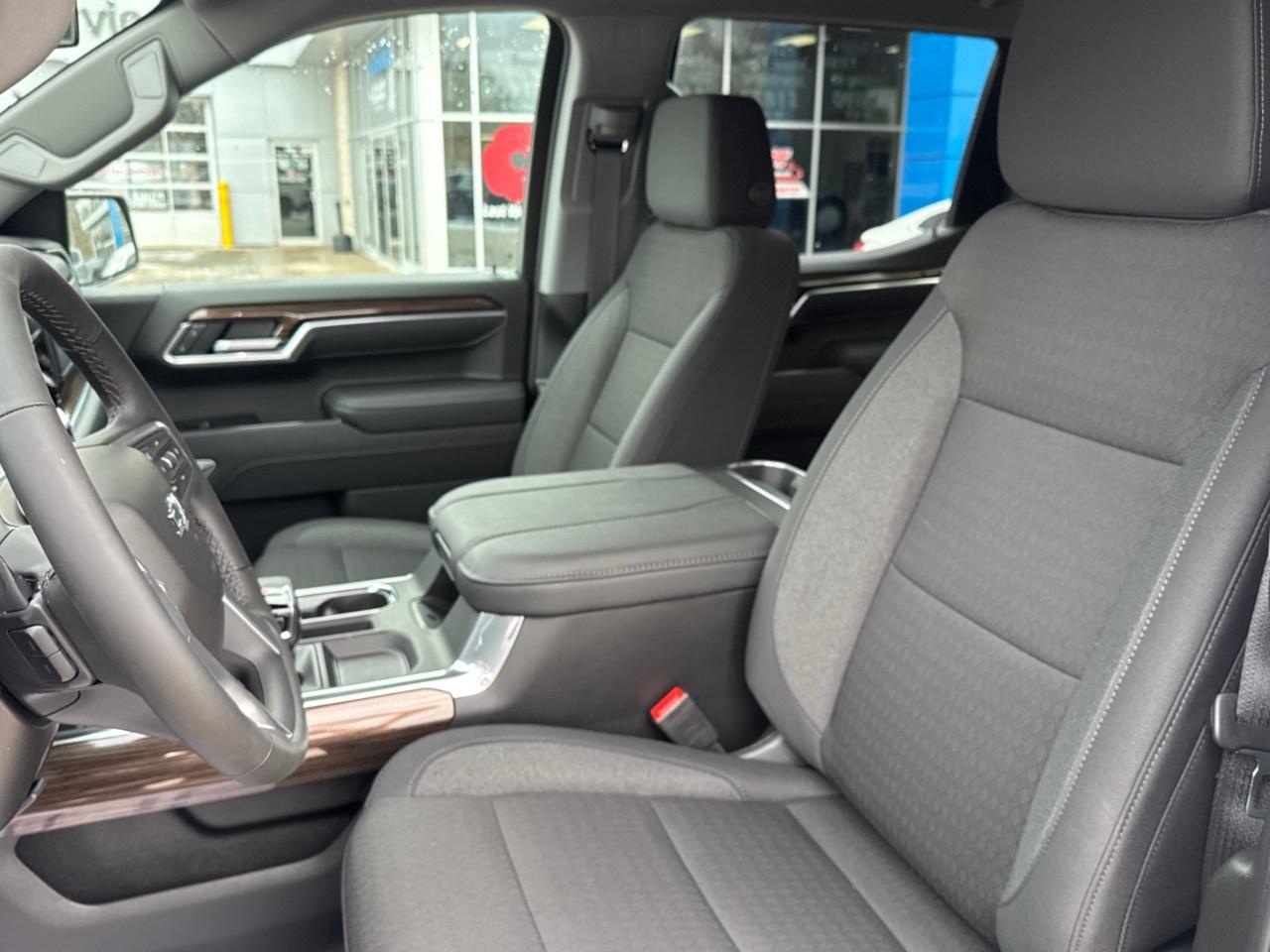 2026 Chevrolet Silverado 1500 Crew Cab Short Box 4-Wheel Drive RST Photo