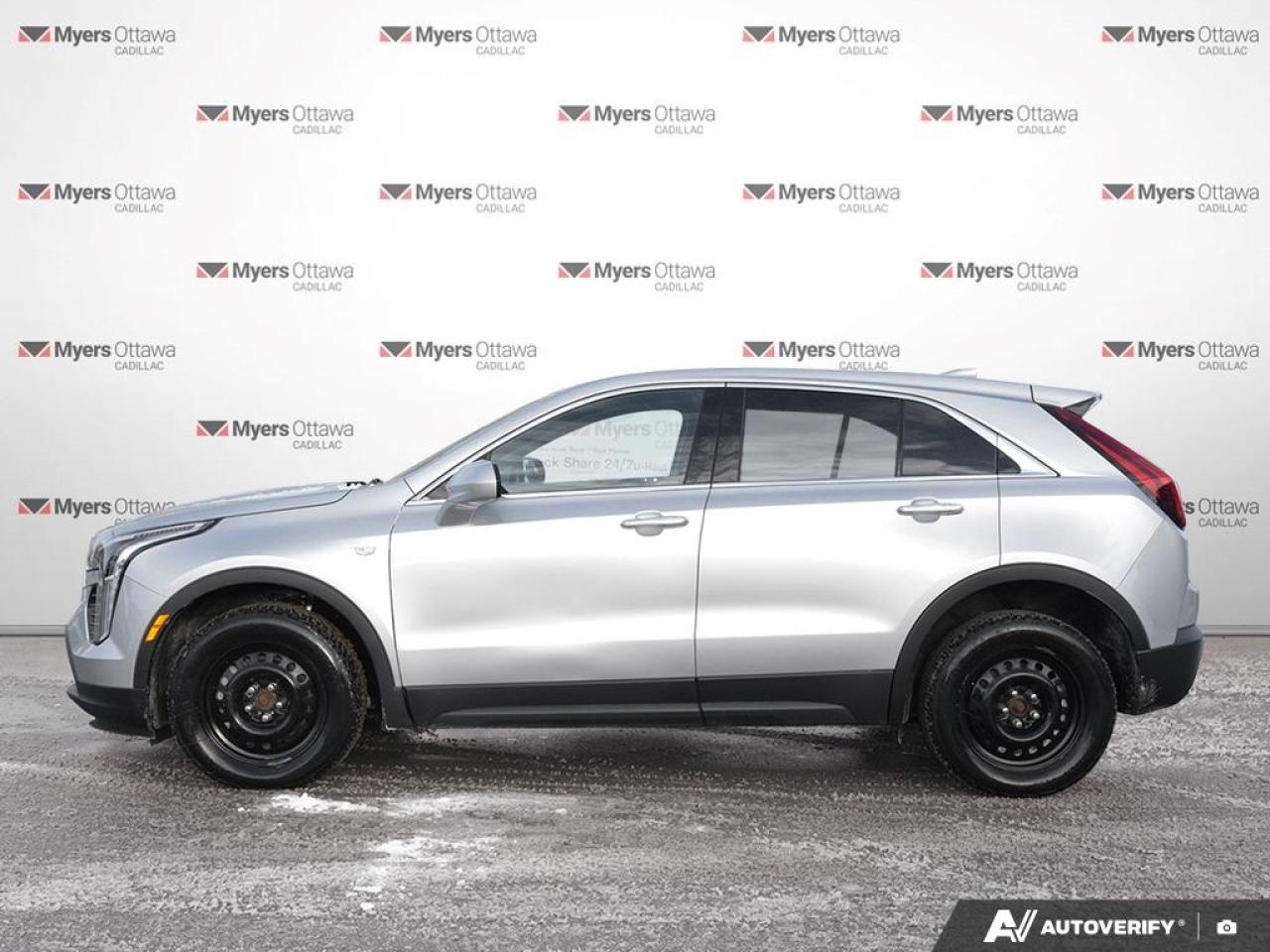 2022 Cadillac XT4 LUXURY AWD Photo2