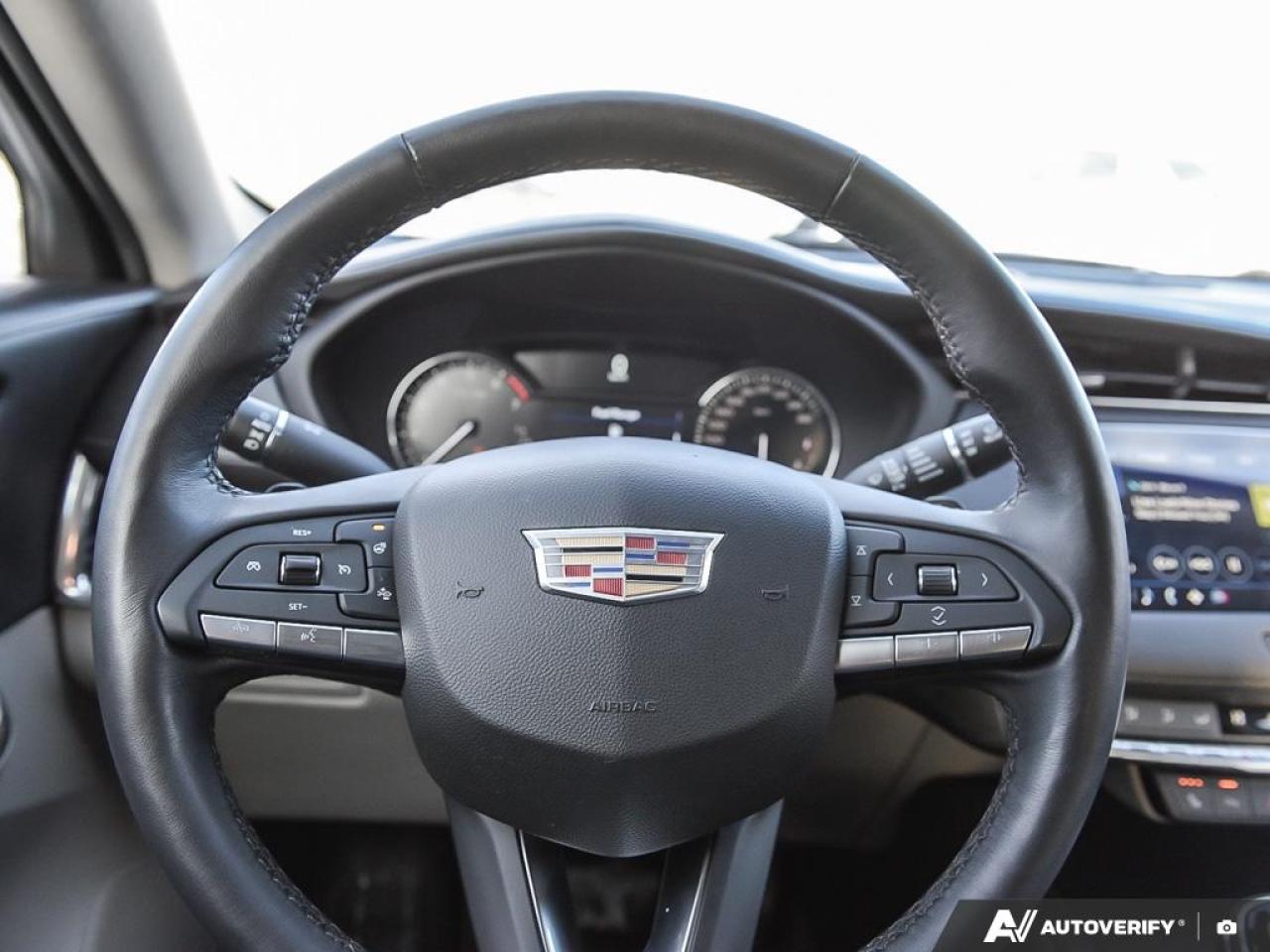 2022 Cadillac XT4 LUXURY AWD Photo