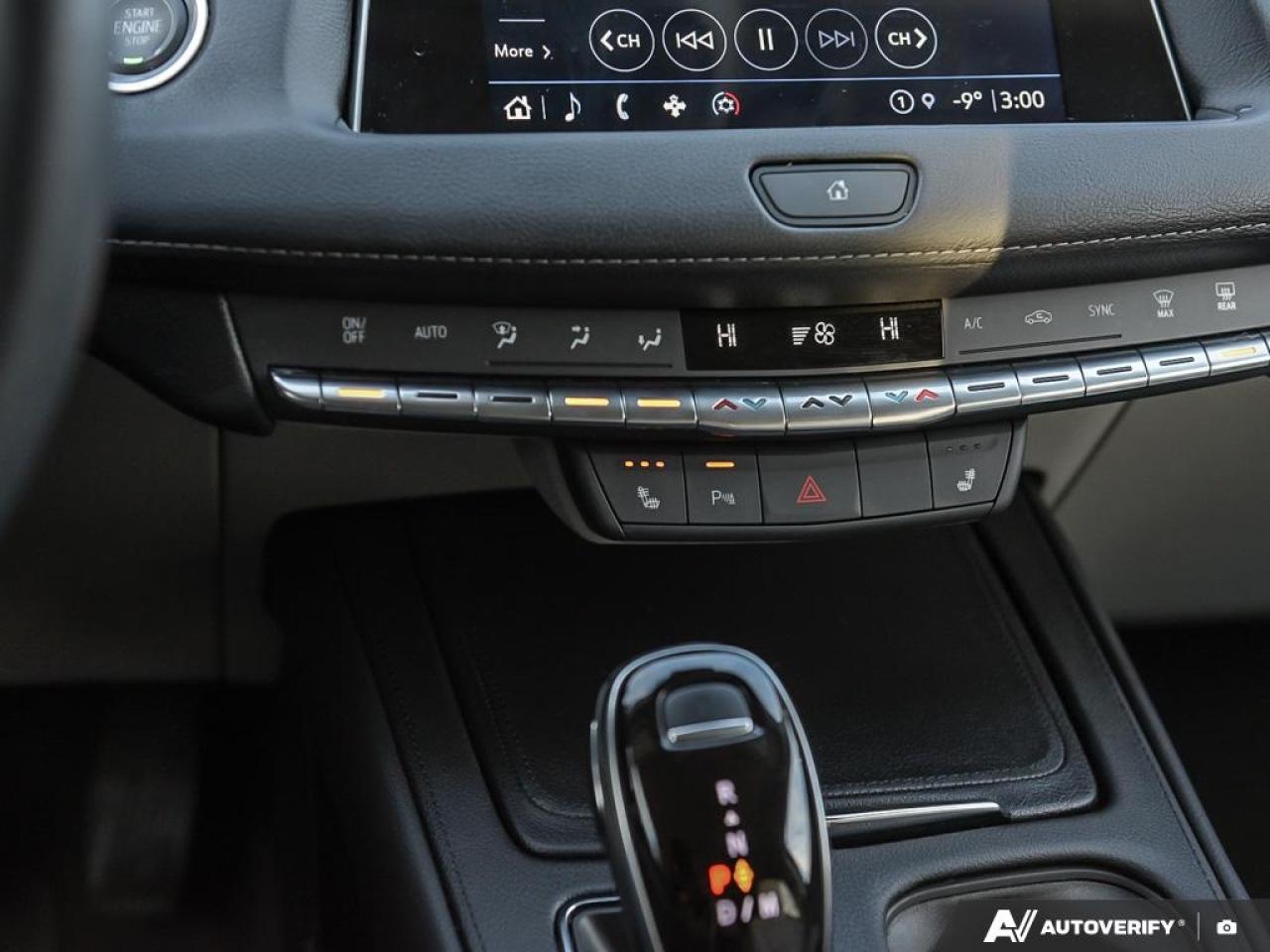 2022 Cadillac XT4 LUXURY AWD Photo