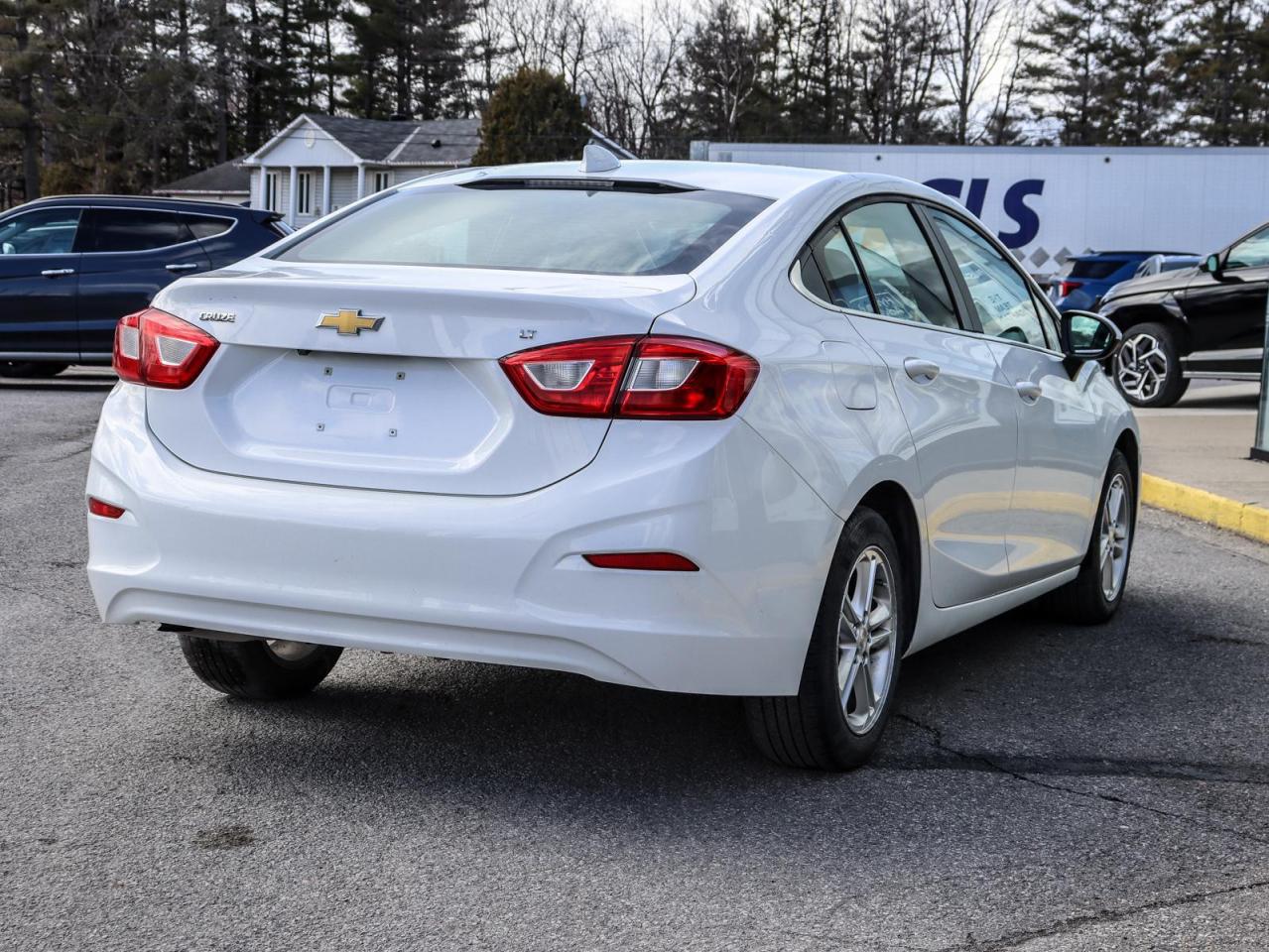 2018 Chevrolet Cruze LT Auto 4dr Sedan Photo2