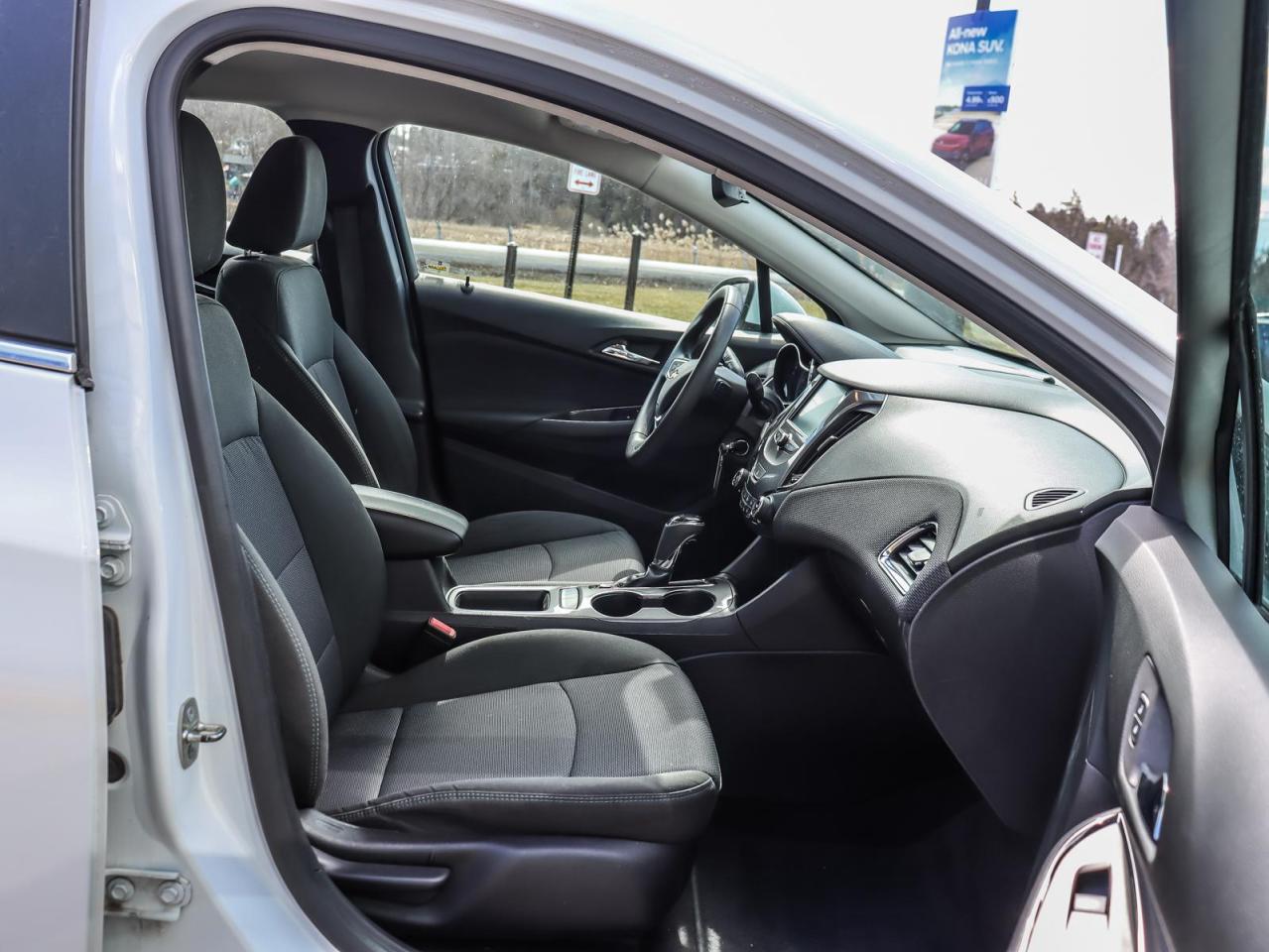 2018 Chevrolet Cruze LT Auto 4dr Sedan Photo