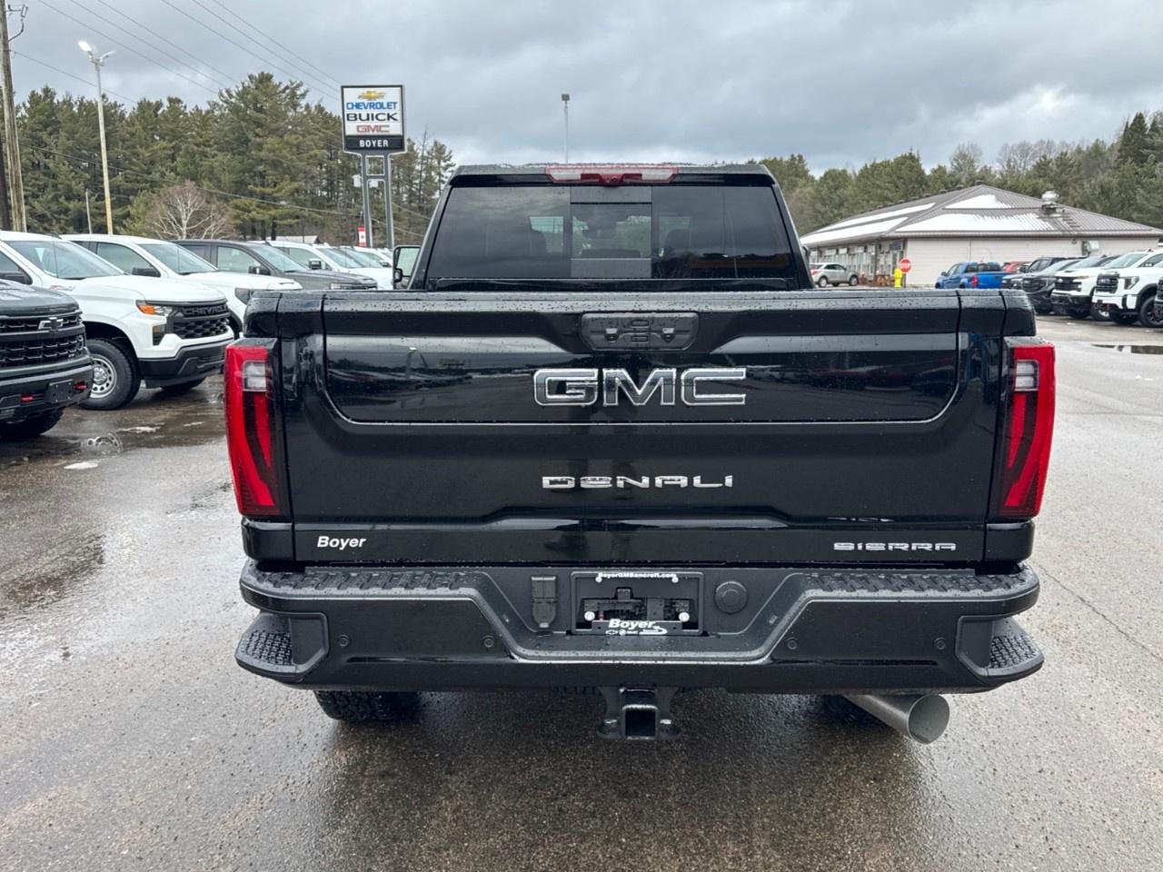 2026 GMC SIERRA 2500HD Crew Cab Standard Box 4-Wheel Drive Denali Ultimate Photo