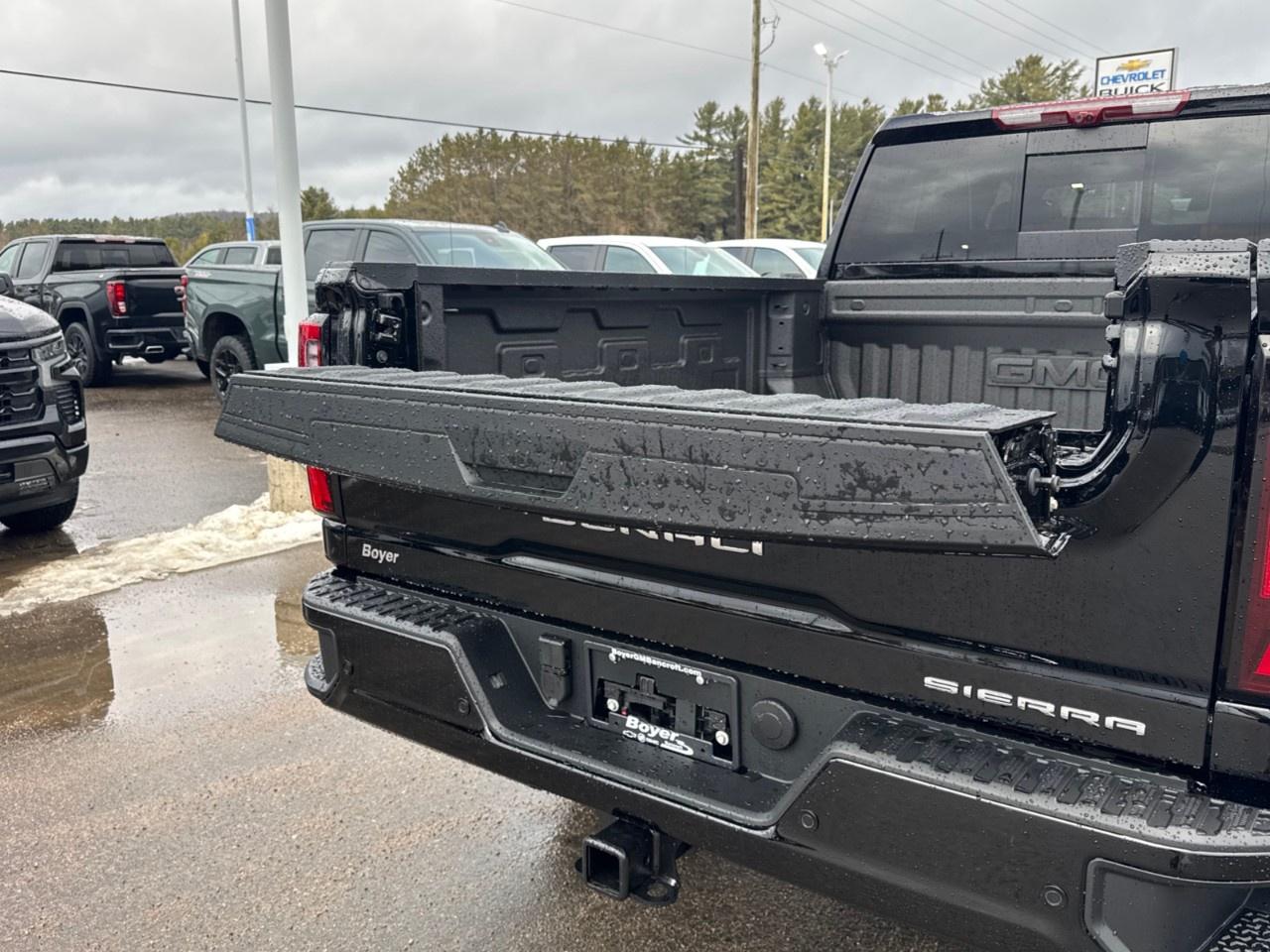 2026 GMC SIERRA 2500HD Crew Cab Standard Box 4-Wheel Drive Denali Ultimate Photo