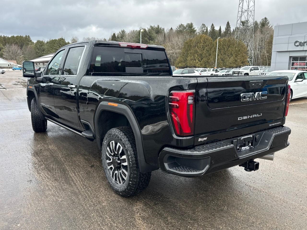 2026 GMC SIERRA 2500HD Crew Cab Standard Box 4-Wheel Drive Denali Ultimate Photo