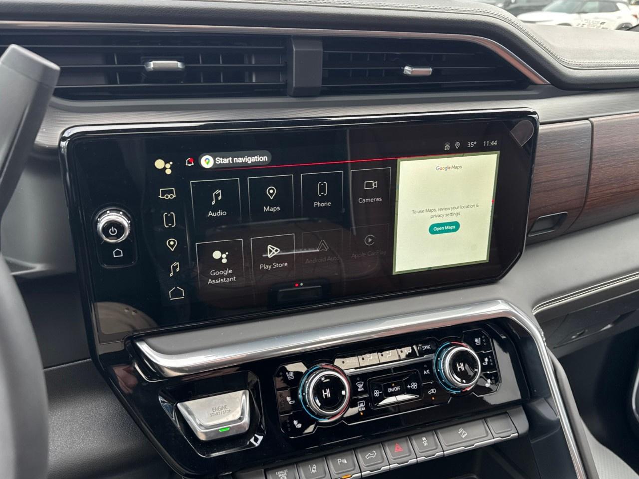 2026 GMC SIERRA 2500HD Crew Cab Standard Box 4-Wheel Drive Denali Ultimate Photo