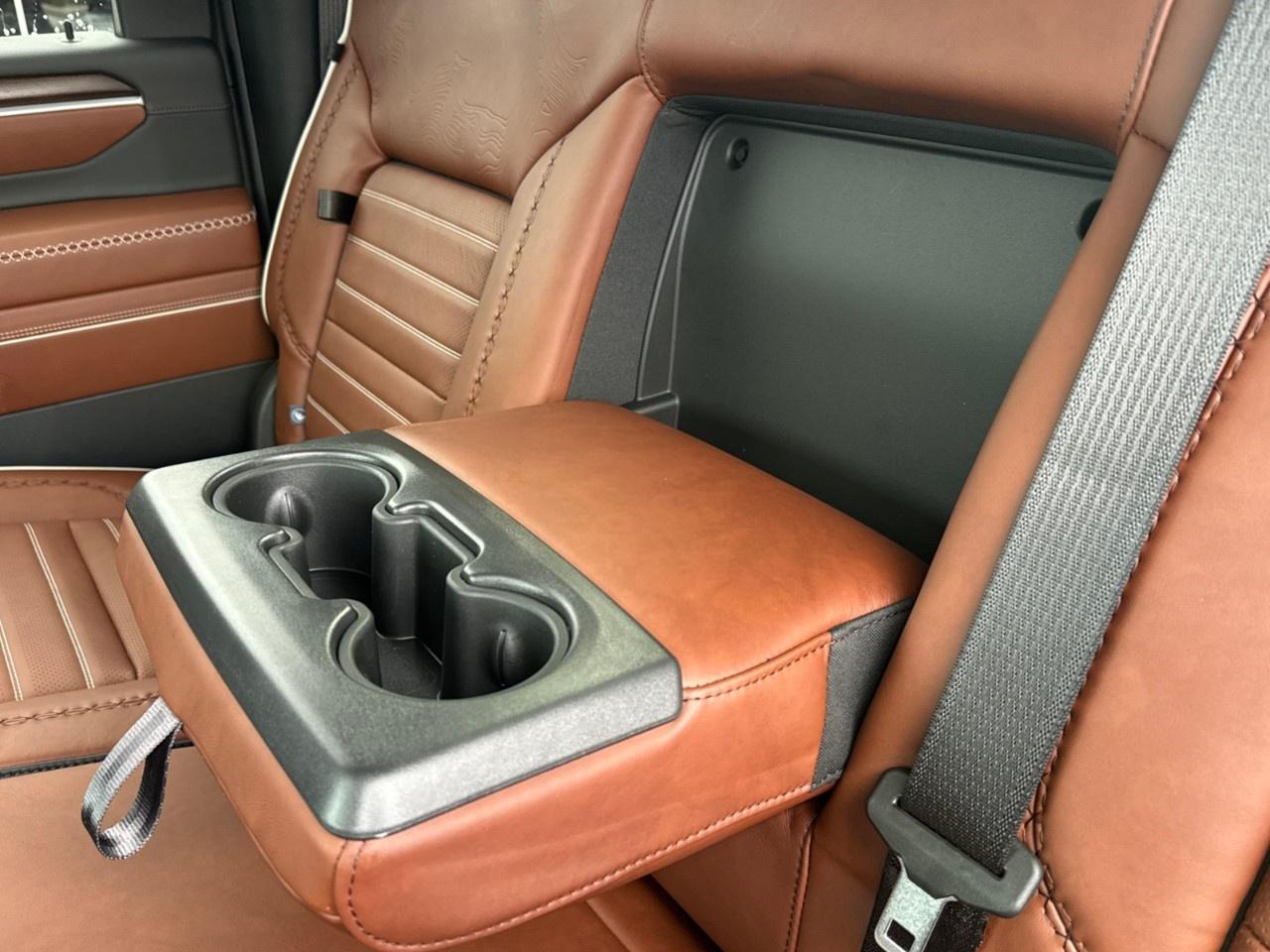 2026 GMC SIERRA 2500HD Crew Cab Standard Box 4-Wheel Drive Denali Ultimate Photo