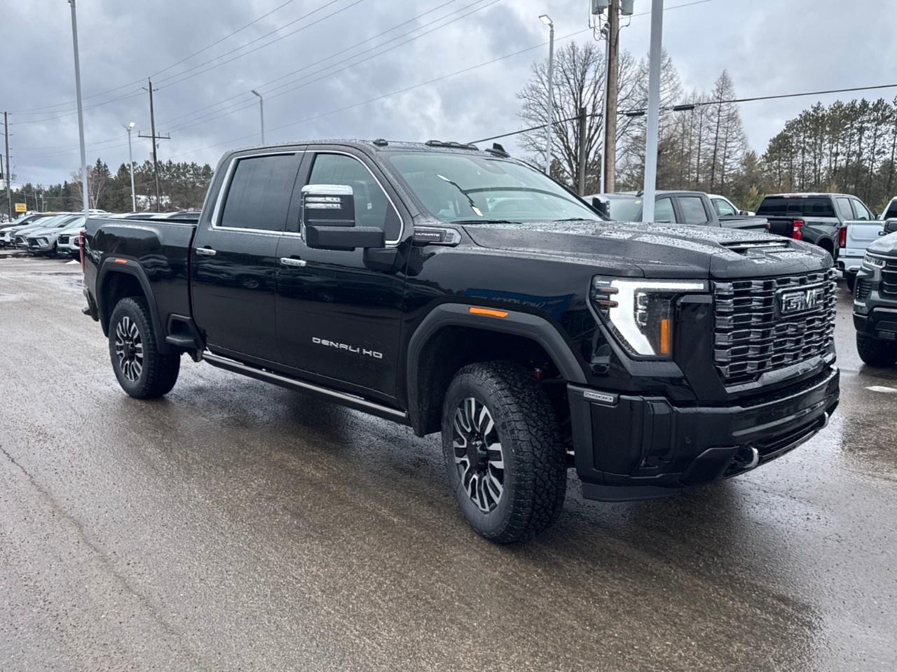 2026 GMC SIERRA 2500HD Crew Cab Standard Box 4-Wheel Drive Denali Ultimate Photo2