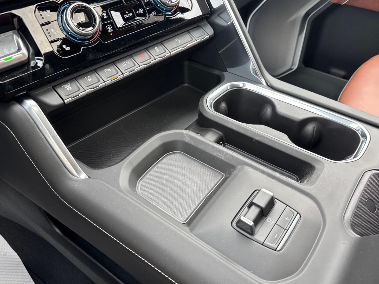 2026 GMC SIERRA 2500HD Crew Cab Standard Box 4-Wheel Drive Denali Ultimate Photo