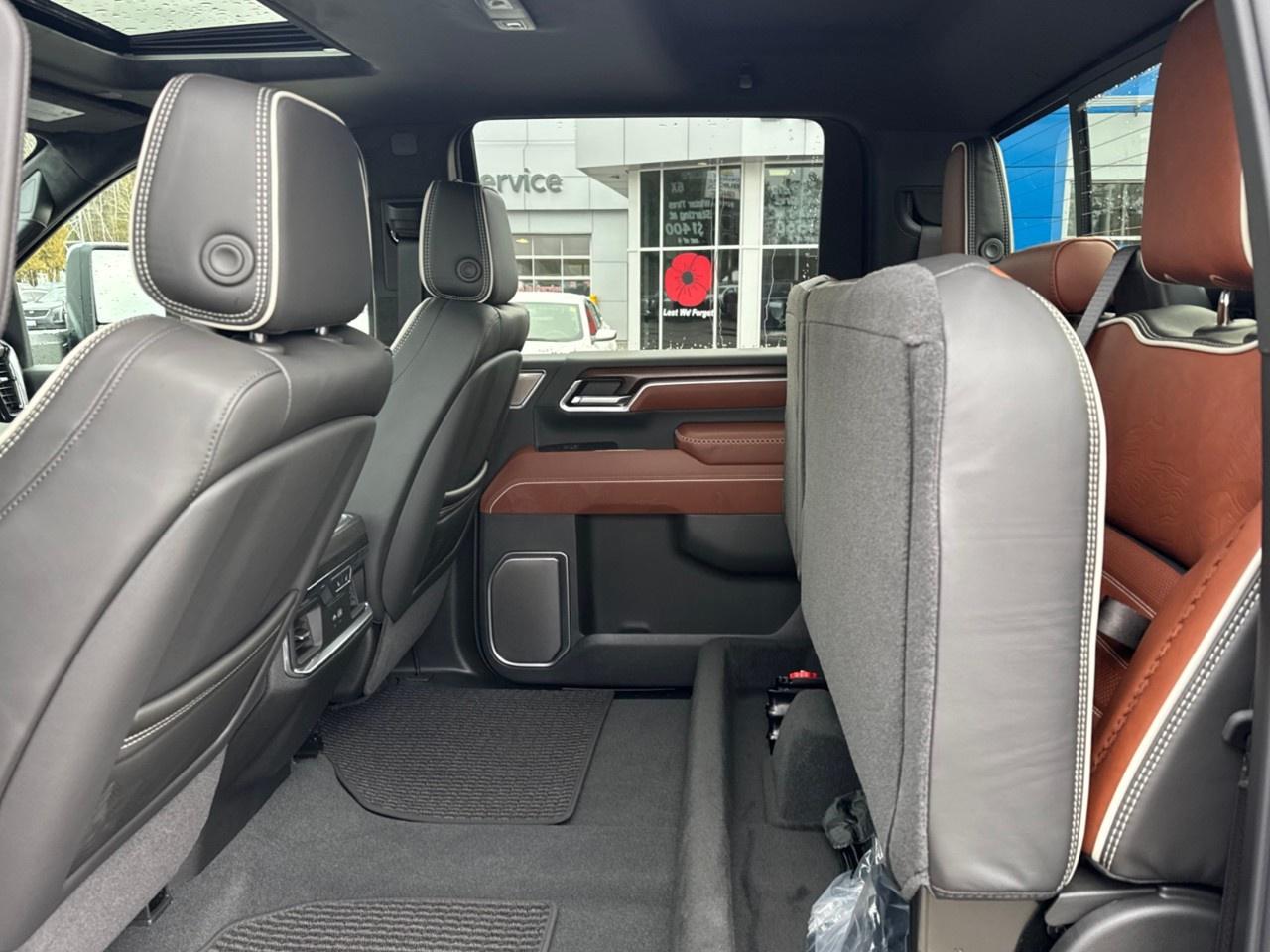 2026 GMC SIERRA 2500HD Crew Cab Standard Box 4-Wheel Drive Denali Ultimate Photo