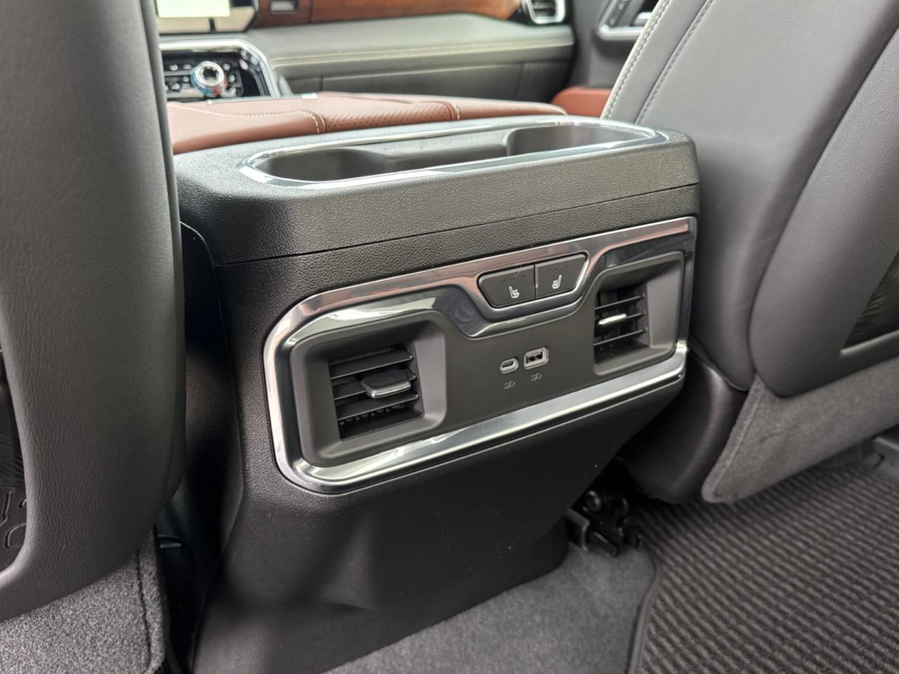 2026 GMC SIERRA 2500HD Crew Cab Standard Box 4-Wheel Drive Denali Ultimate Photo