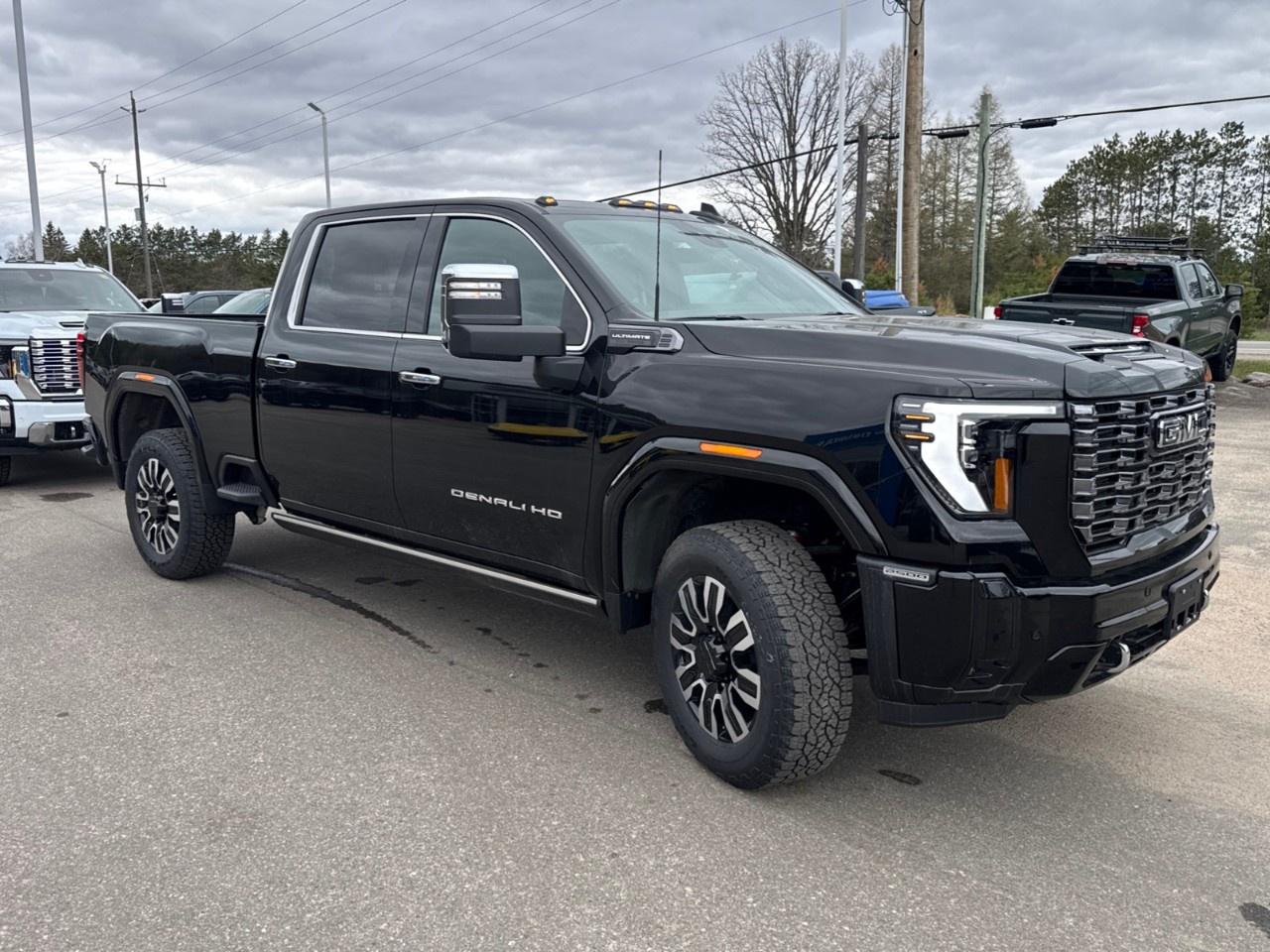 2026 GMC SIERRA 2500HD Crew Cab Standard Box 4-Wheel Drive Denali Ultimate Photo