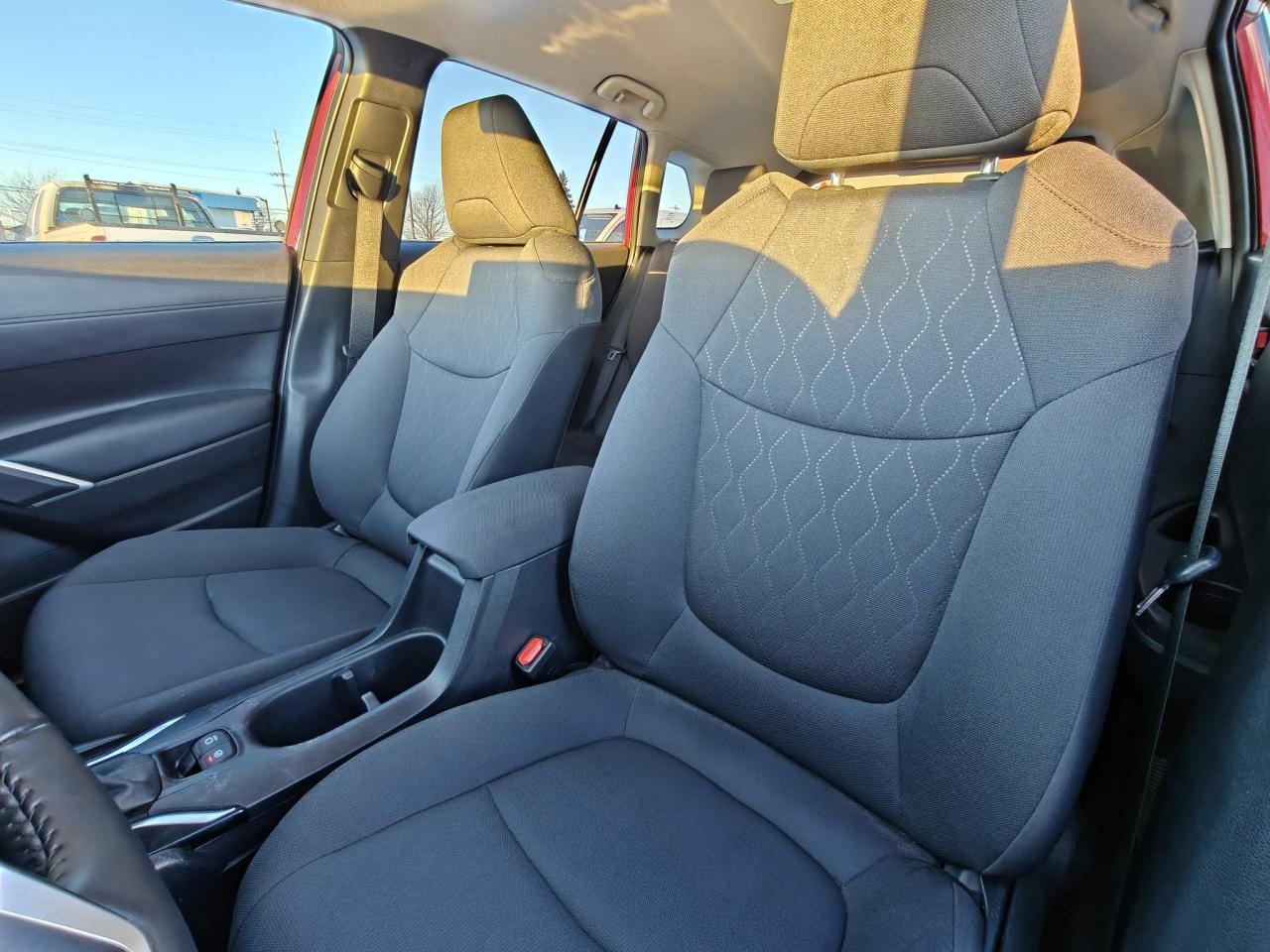 2024 Toyota Corolla Cross LE 4dr All-Wheel Drive Photo