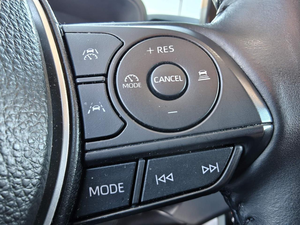 2024 Toyota Corolla Cross LE 4dr All-Wheel Drive Photo