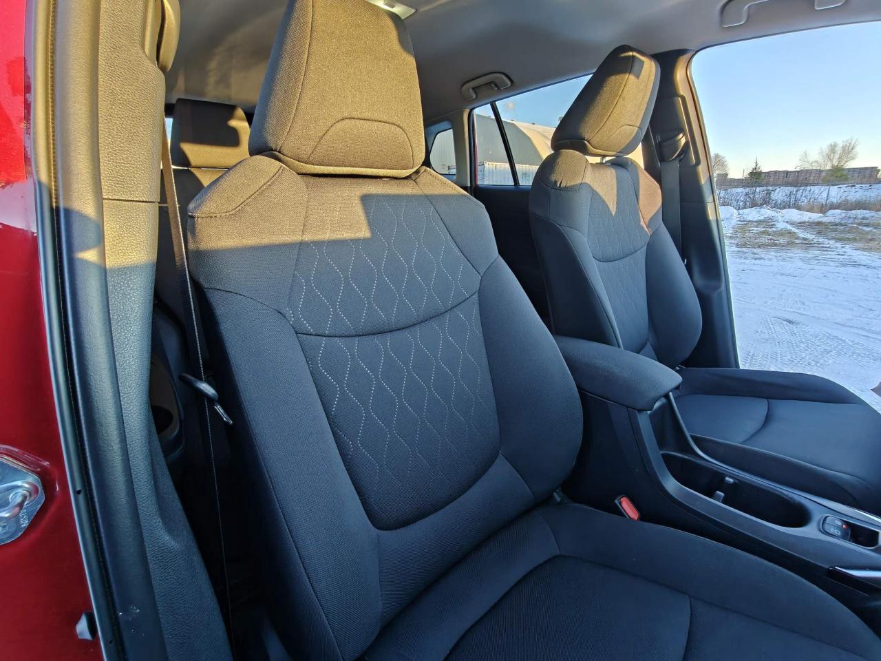 2024 Toyota Corolla Cross LE 4dr All-Wheel Drive Photo