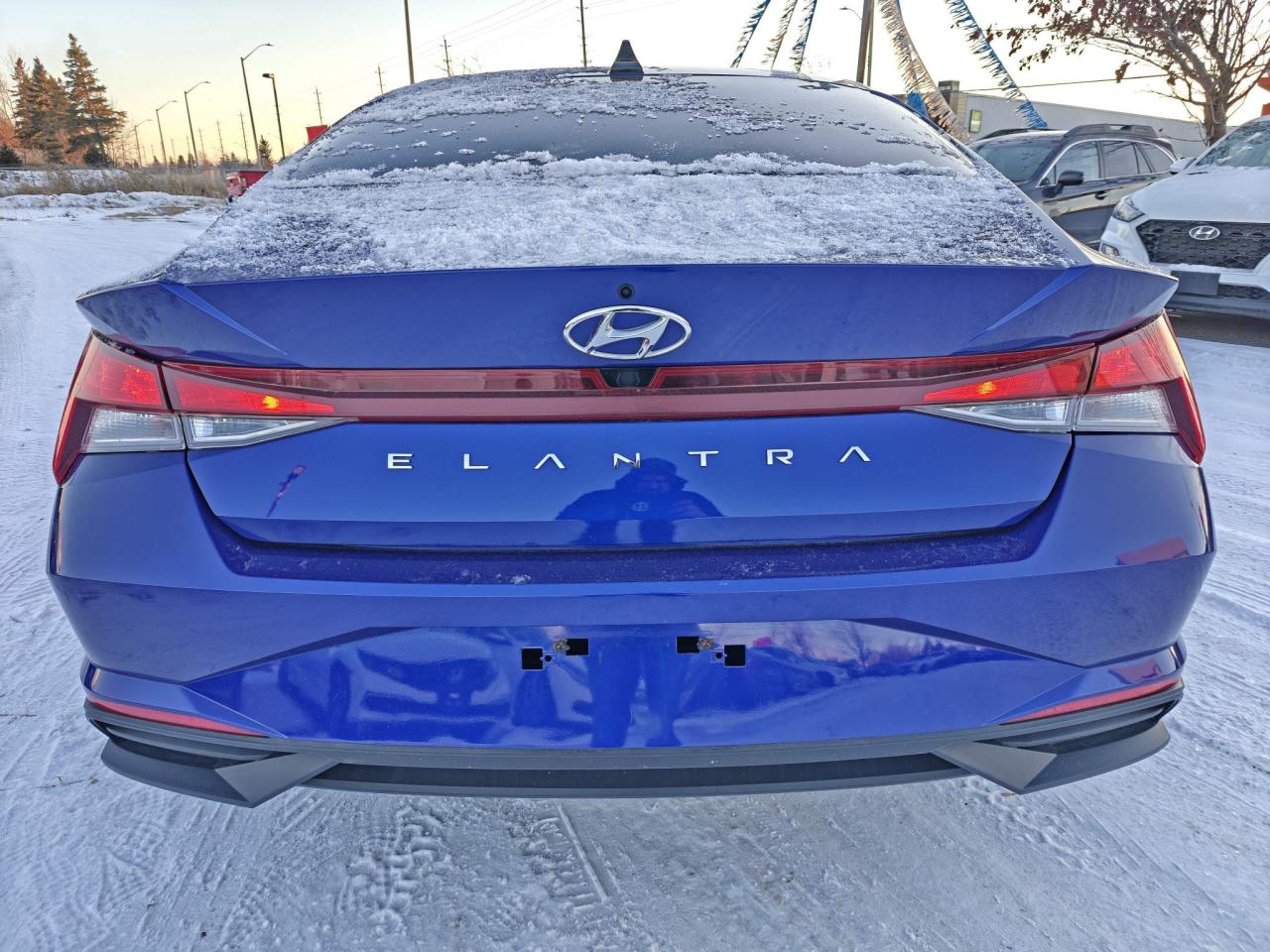 2023 Hyundai Elantra Preferred w/Tech Pkg 4dr Sedan Photo3