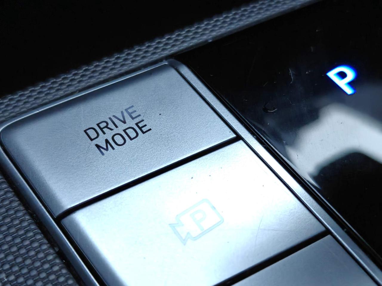 2023 Hyundai Elantra Preferred w/Tech Pkg 4dr Sedan Photo