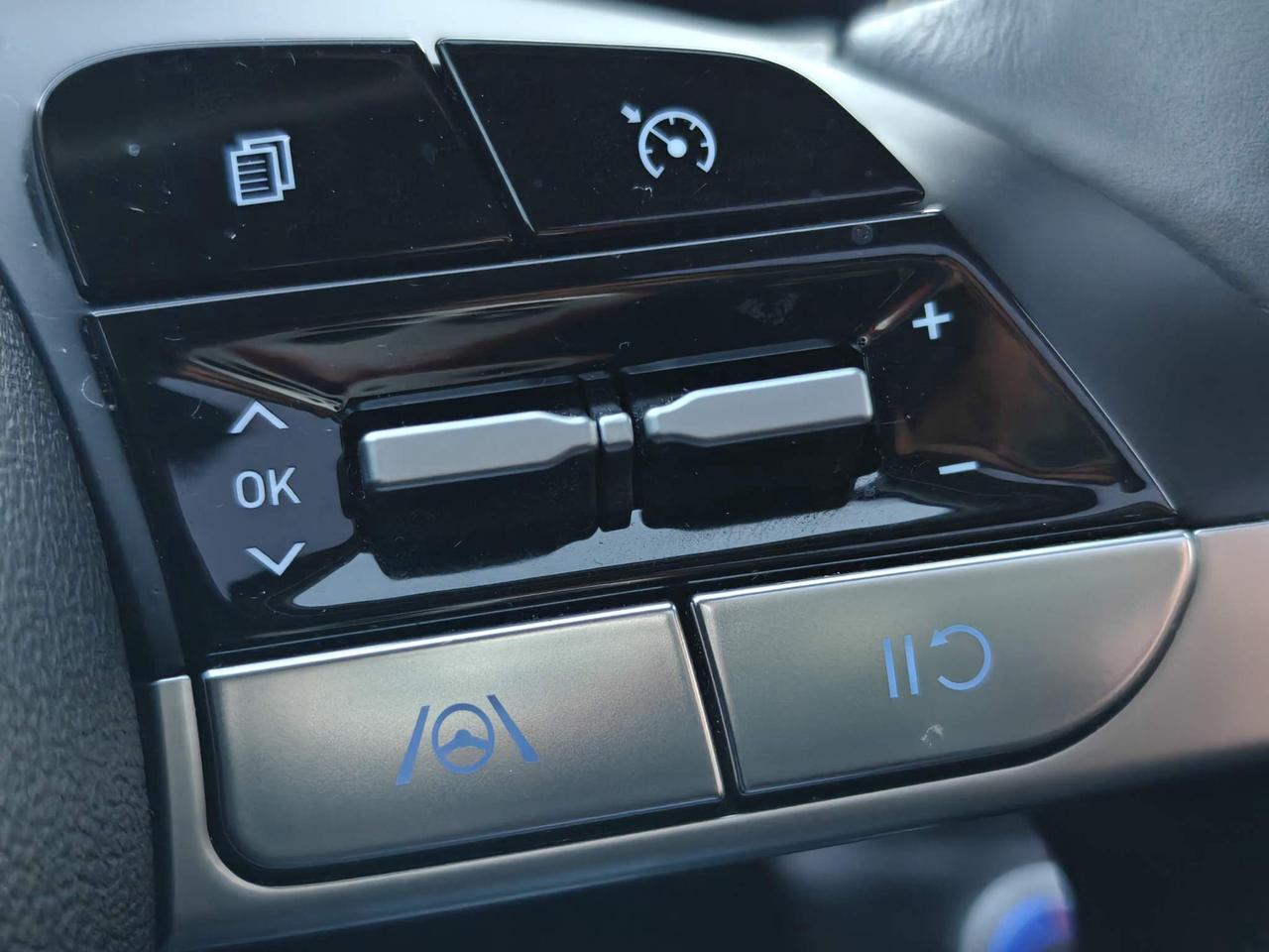 2023 Hyundai Elantra Preferred w/Tech Pkg 4dr Sedan Photo