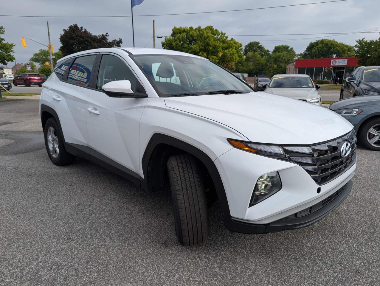 2023 Hyundai Tucson Essential 4dr All-Wheel Drive Photo2