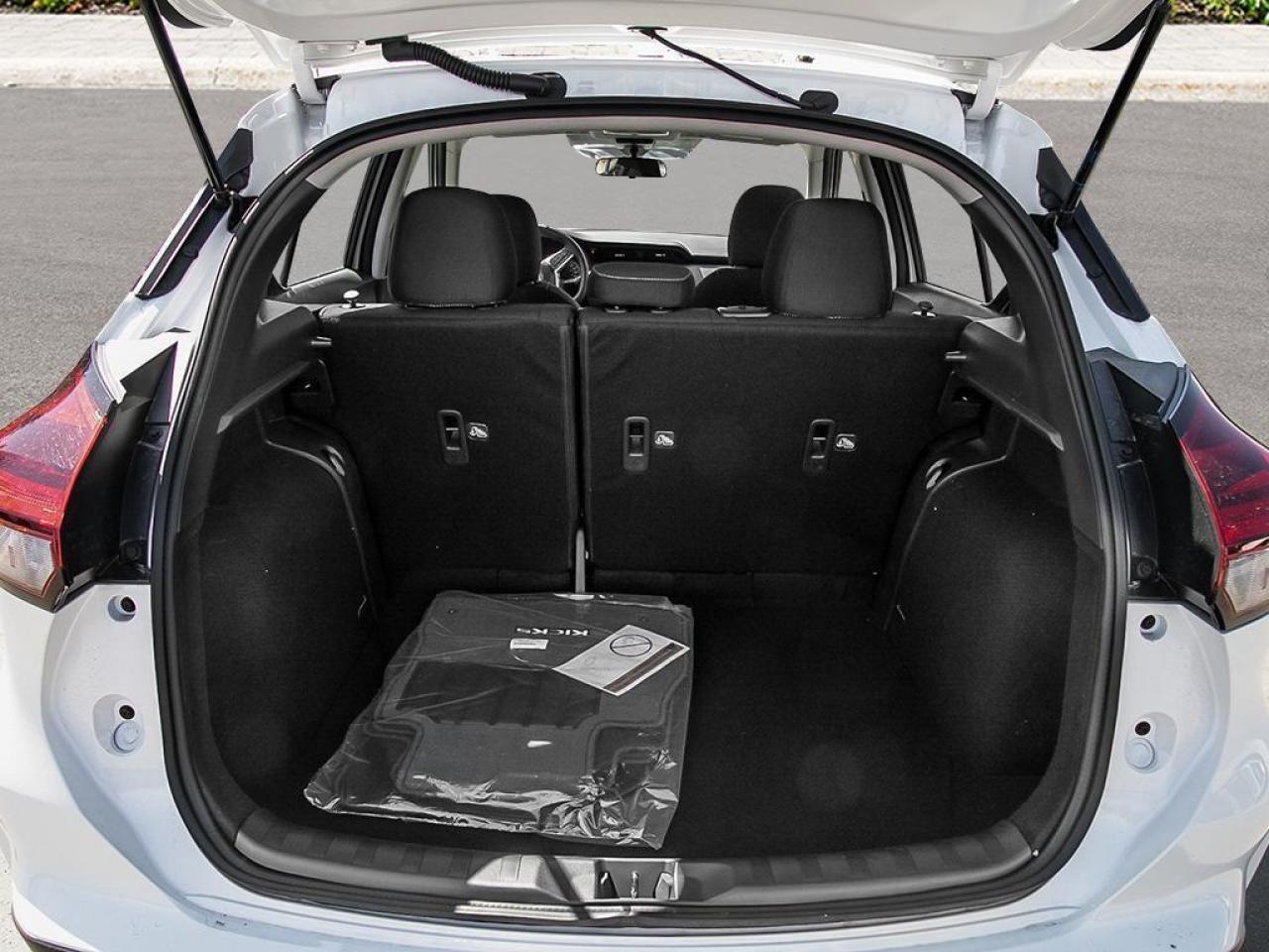 2025 Nissan Kicks Play SV 4dr Front-Wheel Drive Photo