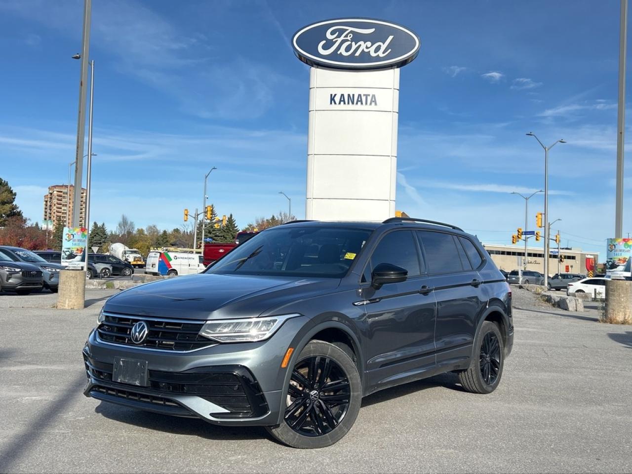 2022 Volkswagen Tiguan Comfortline R-Line Black Edition 4dr All-Wheel Drive 4MOTION Photo