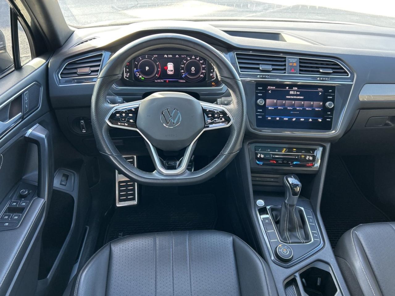 2022 Volkswagen Tiguan Comfortline R-Line Black Edition 4dr All-Wheel Drive 4MOTION Photo