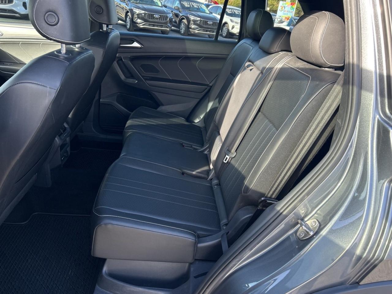 2022 Volkswagen Tiguan Comfortline R-Line Black Edition 4dr All-Wheel Drive 4MOTION Photo