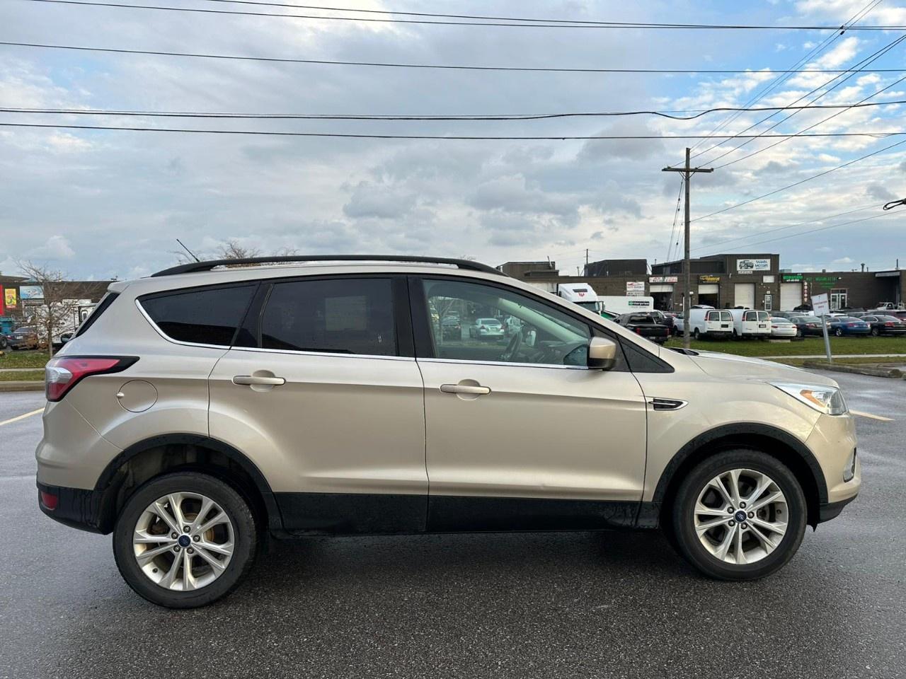 2017 Ford Escape 4WD 4dr SE Photo3