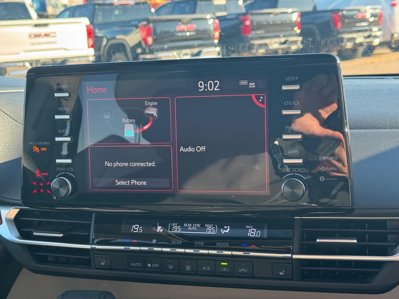 2022 Toyota Sienna XLE 8-Passenger 4dr Front-Wheel Drive Passenger Van Photo