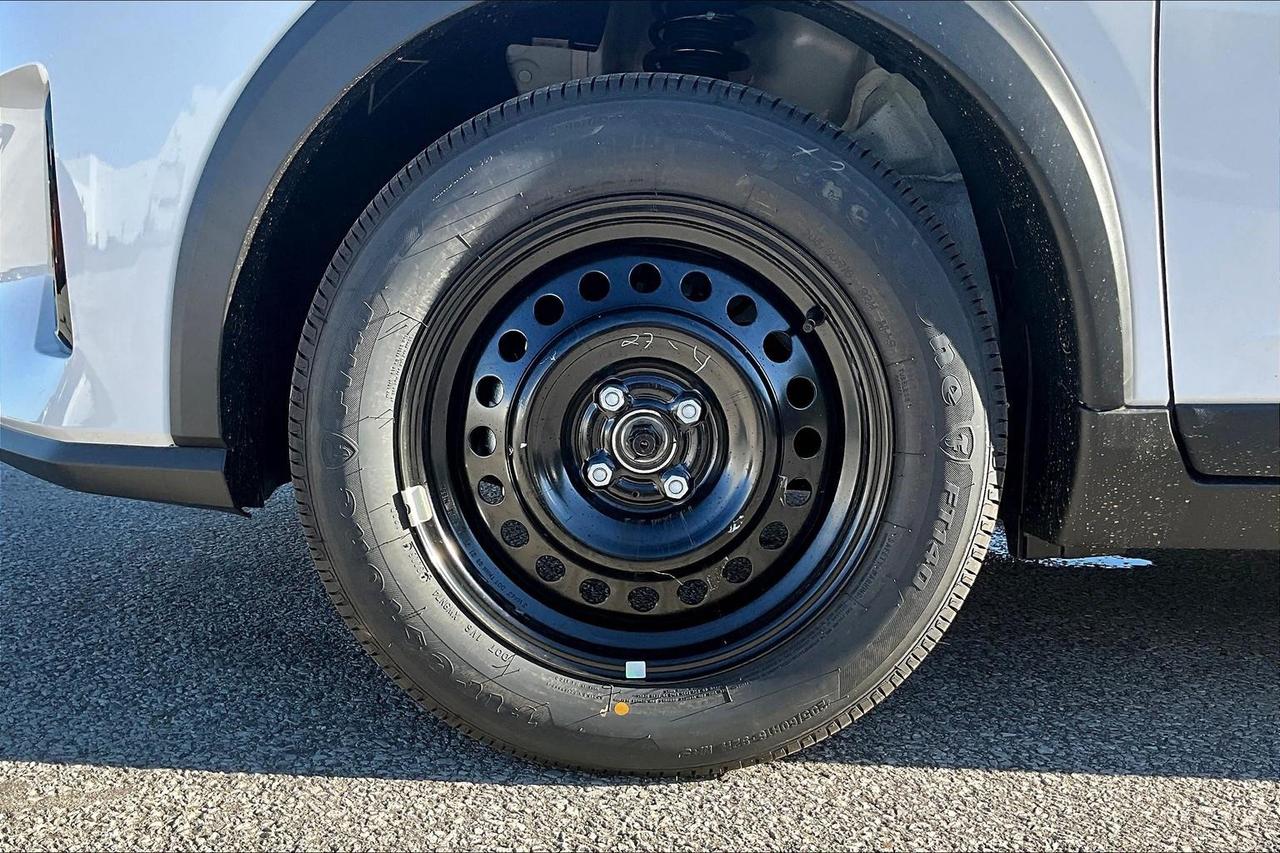 2025 Nissan Kicks Play S 4dr Front-Wheel Drive Photo