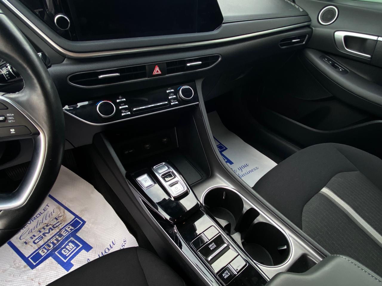 2023 Hyundai Sonata Preferred 4dr Sedan Photo