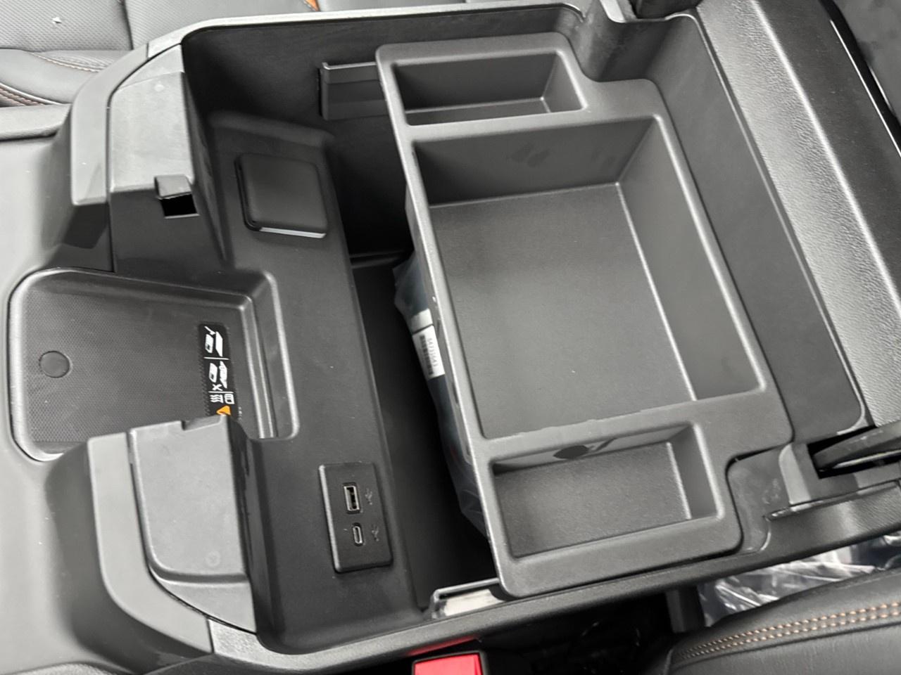 2026 GMC SIERRA 2500HD Crew Cab Standard Box 4-Wheel Drive AT4 Photo