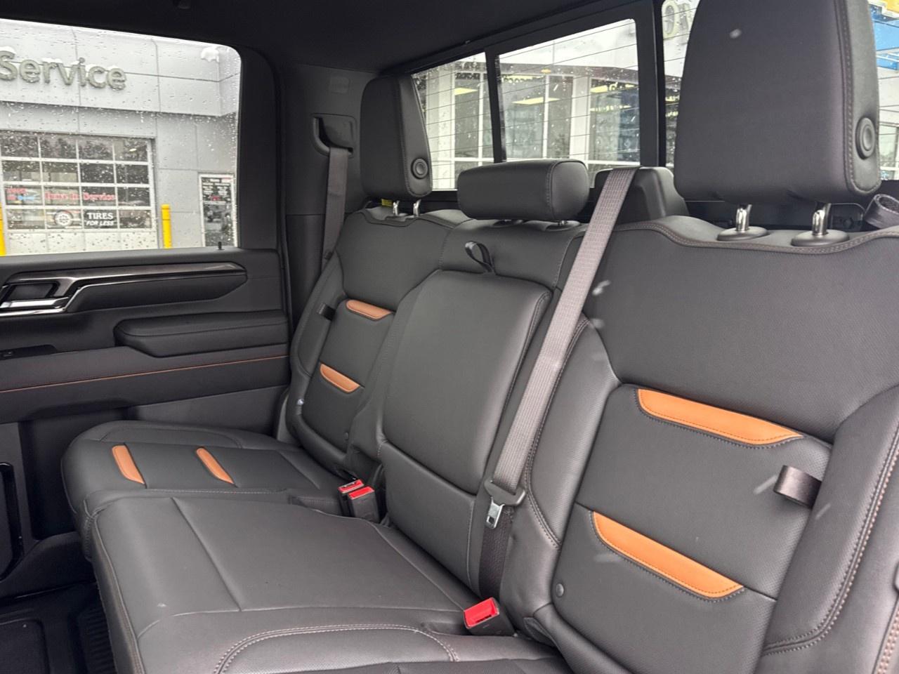 2026 GMC SIERRA 2500HD Crew Cab Standard Box 4-Wheel Drive AT4 Photo