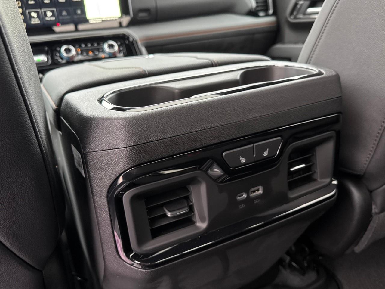 2026 GMC SIERRA 2500HD Crew Cab Standard Box 4-Wheel Drive AT4 Photo