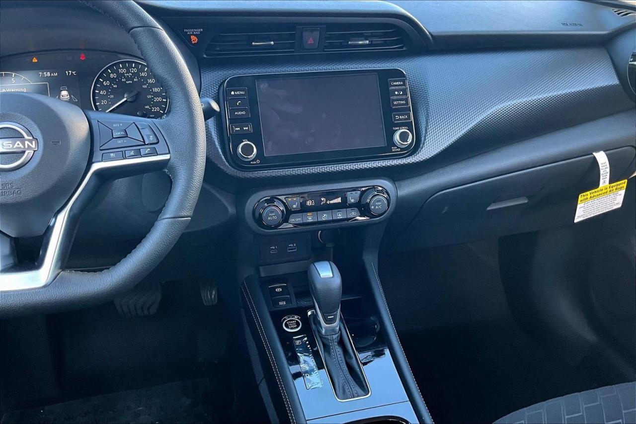 2025 Nissan Kicks Play SV 4dr Front-Wheel Drive Photo