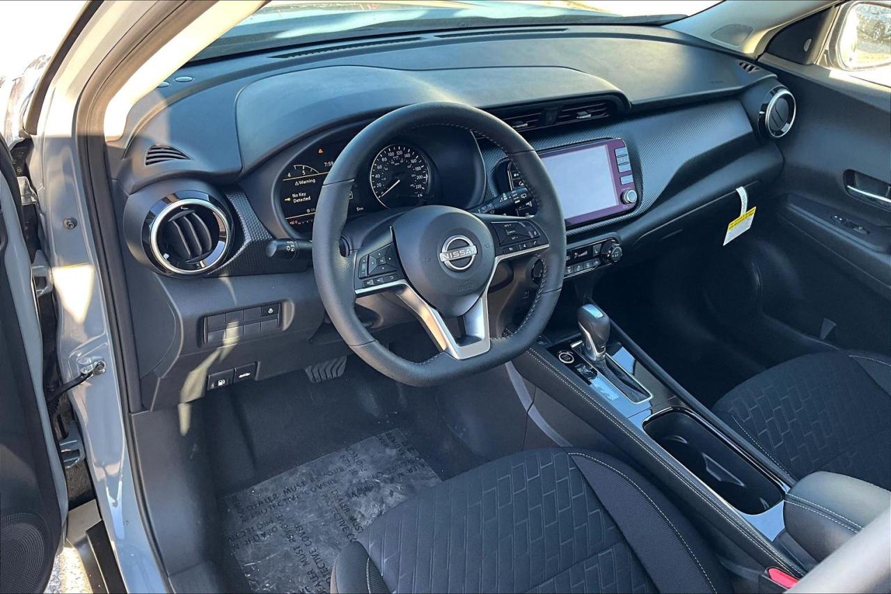 2025 Nissan Kicks Play SV 4dr Front-Wheel Drive Photo