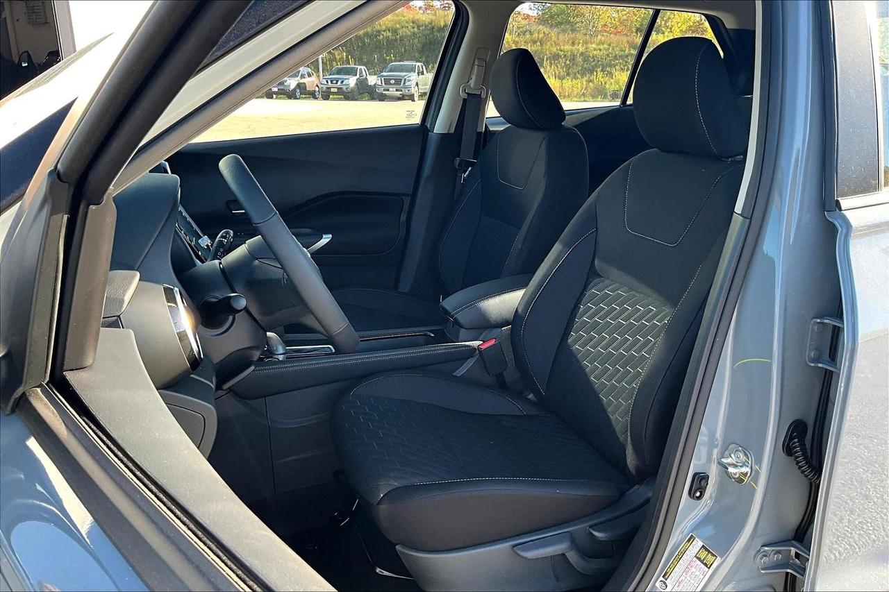 2025 Nissan Kicks Play SV 4dr Front-Wheel Drive Photo