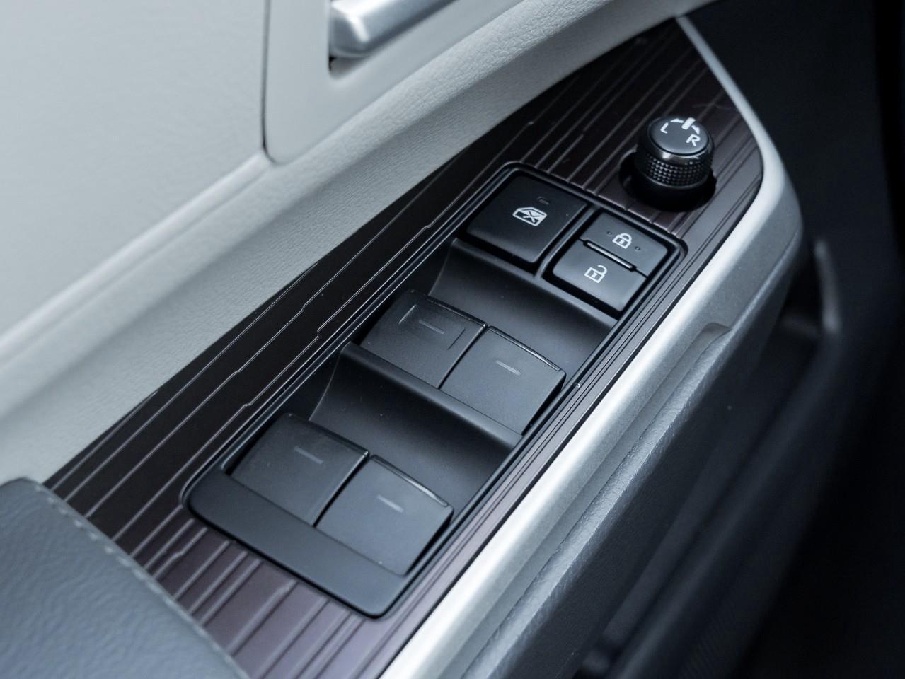 2021 Toyota Sienna XLE 7-Passenger 4dr All-Wheel Drive Passenger Van Photo