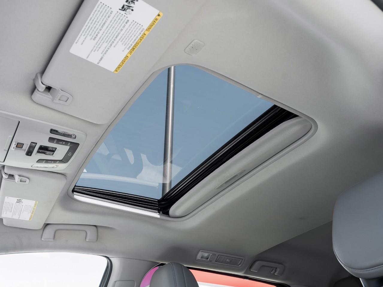 2021 Toyota Sienna XLE 7-Passenger 4dr All-Wheel Drive Passenger Van Photo