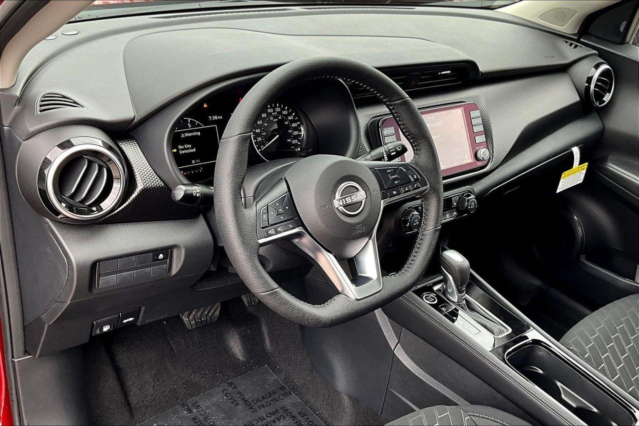 2025 Nissan Kicks Play SV 4dr Front-Wheel Drive Photo
