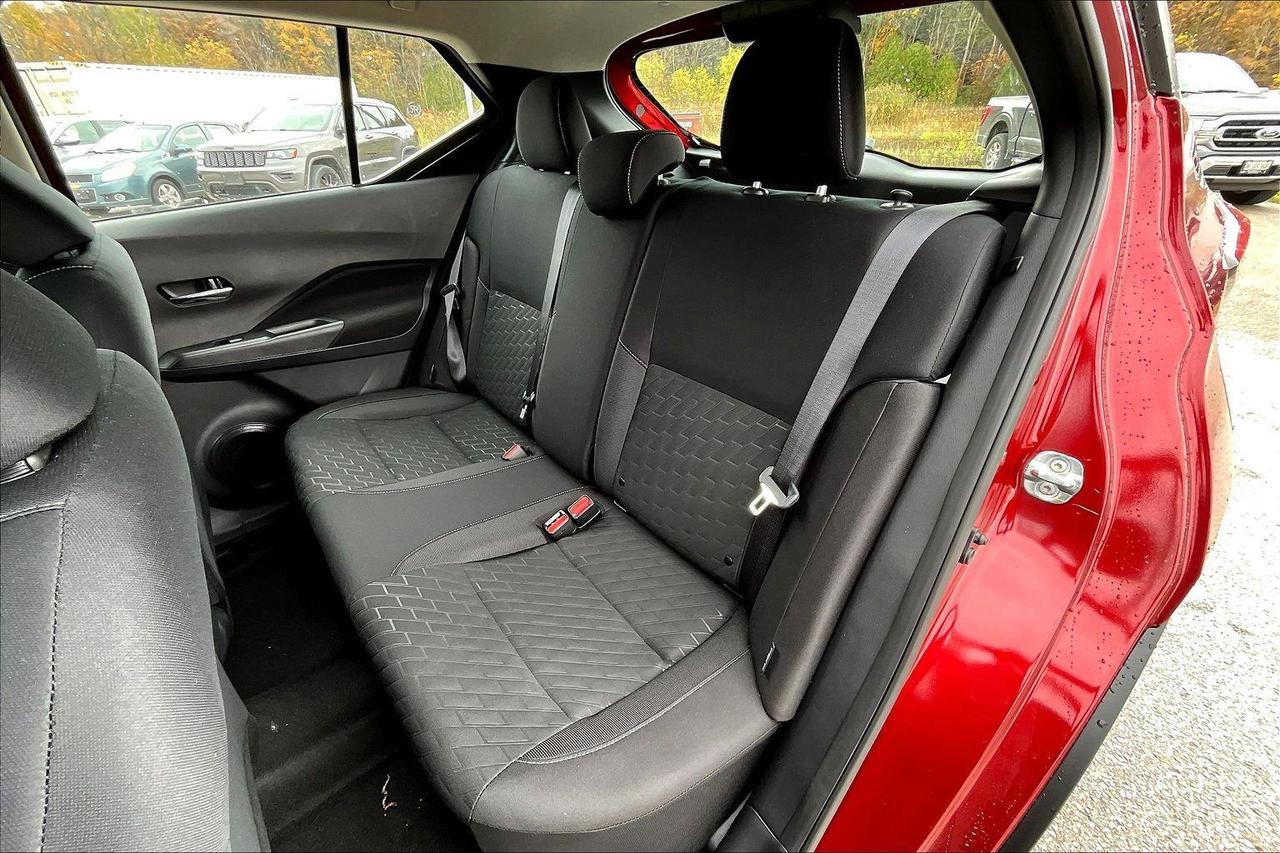 2025 Nissan Kicks Play SV 4dr Front-Wheel Drive Photo