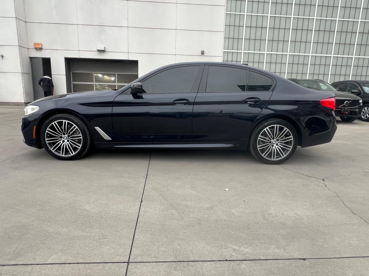 2020 BMW 530 i xDrive 4dr All-Wheel Drive Sedan Photo3