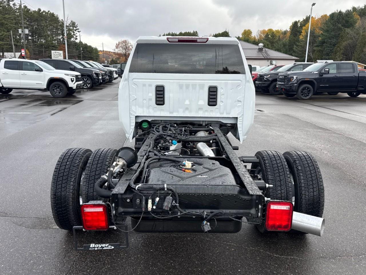 2026 GMC Sierra 3500HD CC 4WD Crew Cab 177" WB, 60" CA Pro Photo