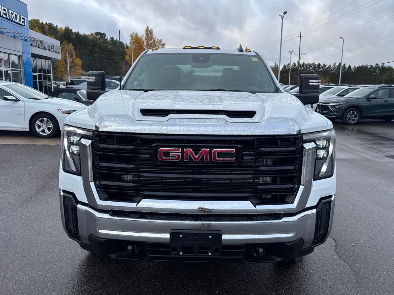 2026 GMC Sierra 3500HD CC 4WD Crew Cab 177" WB, 60" CA Pro Photo4