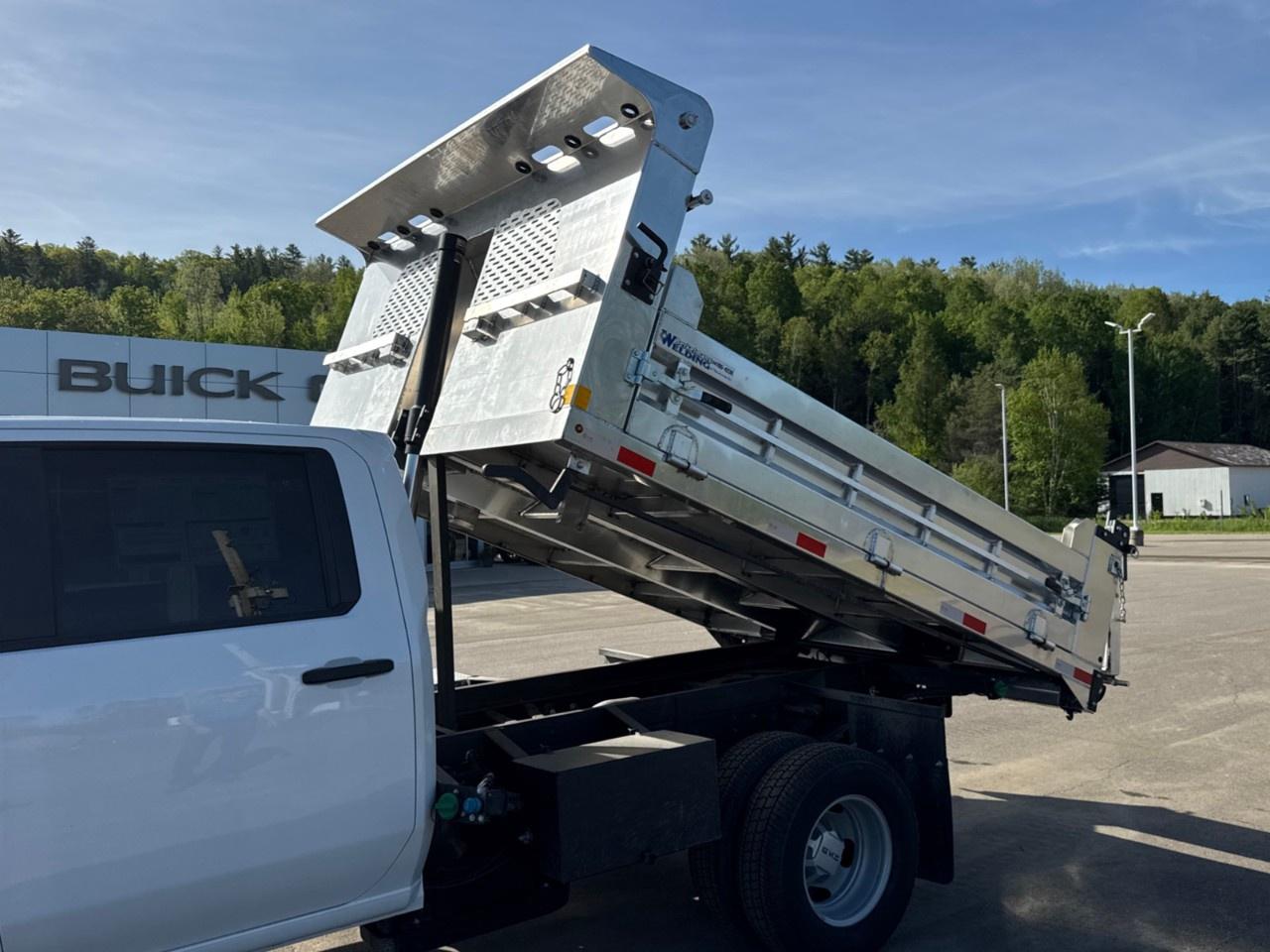 2026 GMC Sierra 3500HD CC 4WD Crew Cab 177" WB, 60" CA Pro Photo4