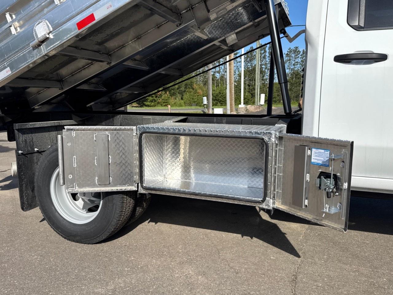 2026 GMC Sierra 3500HD CC 4WD Crew Cab 177" WB, 60" CA Pro Photo
