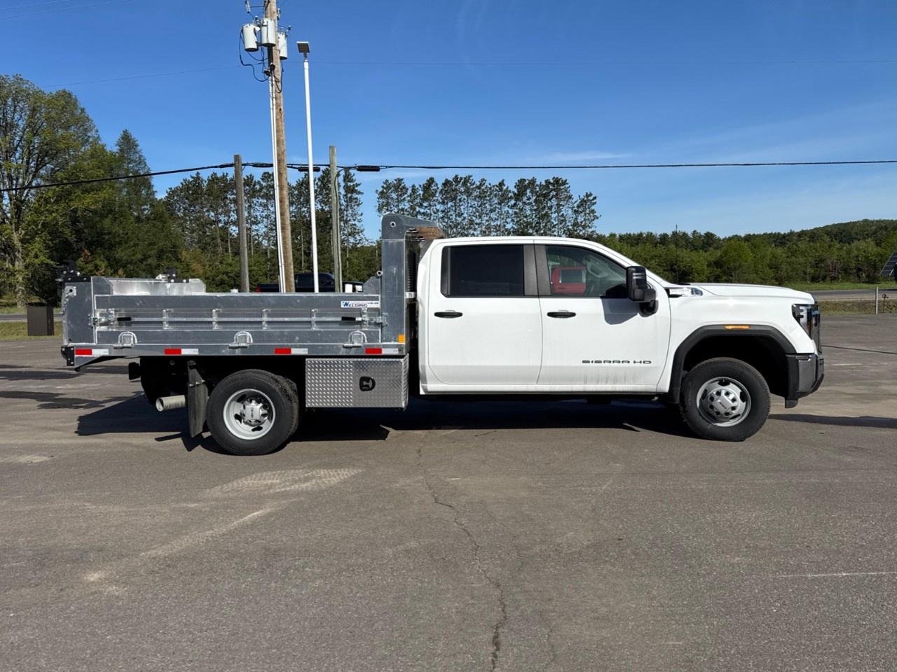 2026 GMC Sierra 3500HD CC 4WD Crew Cab 177" WB, 60" CA Pro Photo