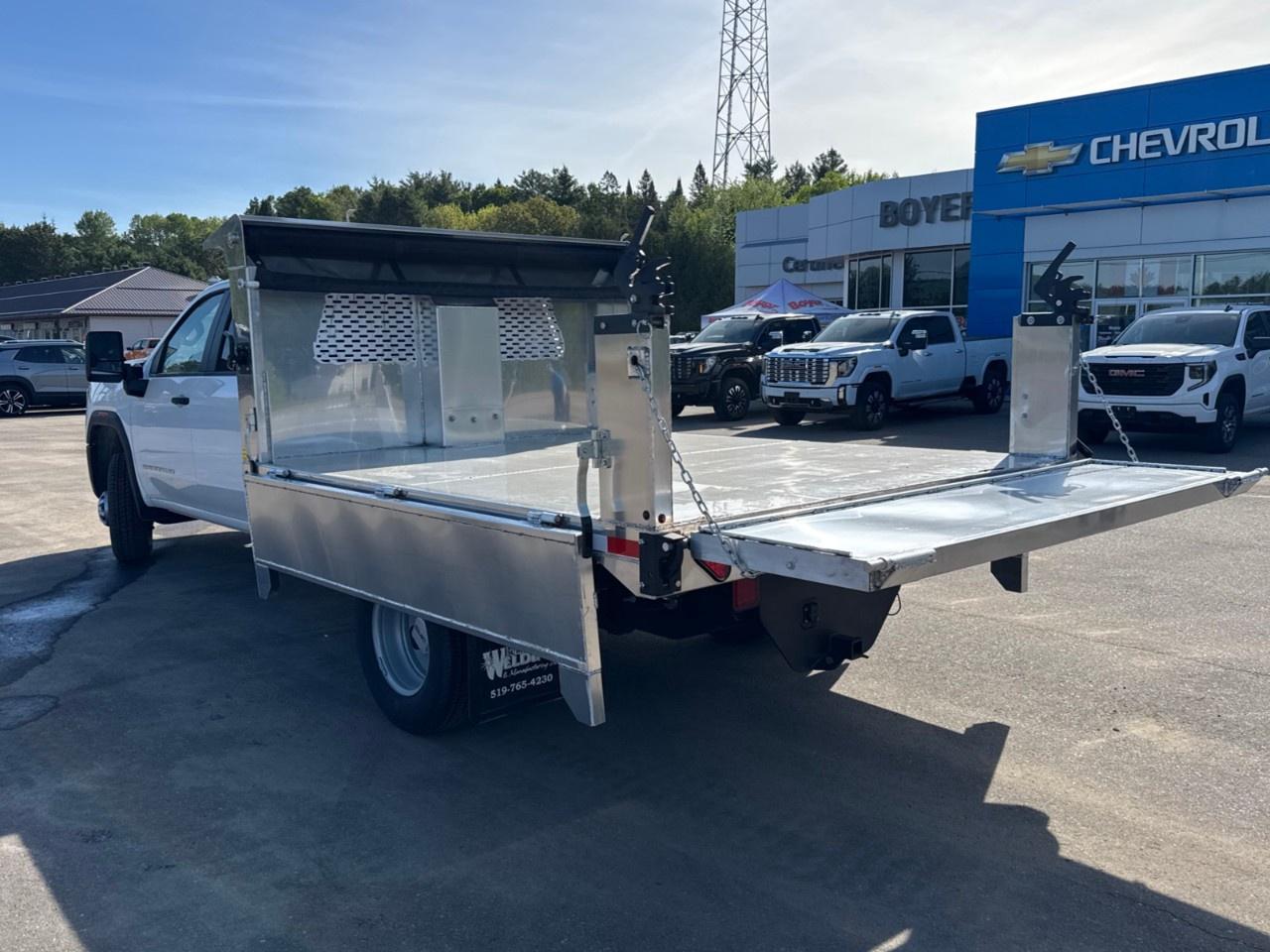 2026 GMC Sierra 3500HD CC 4WD Crew Cab 177" WB, 60" CA Pro Photo