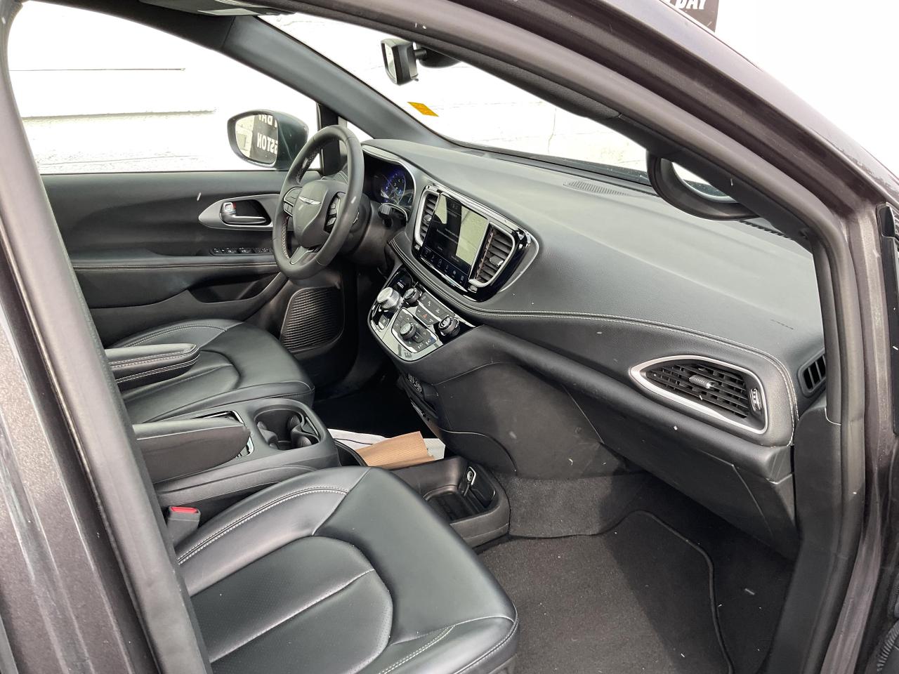 2023 Chrysler Pacifica Touring-L All-Wheel Drive Passenger Van Photo